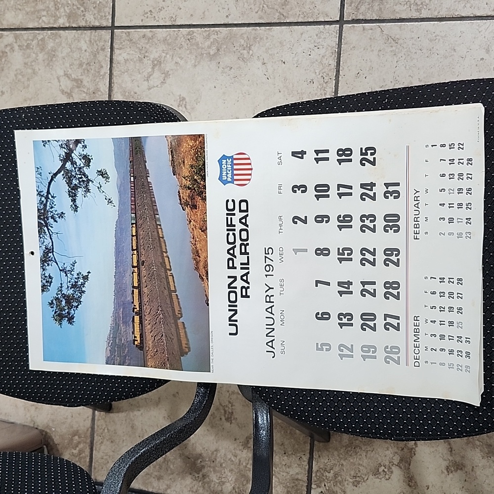 VINTAGE 1975 UNION PACIFIC RAILROAD 12-MONTH WALL CALENDAR
